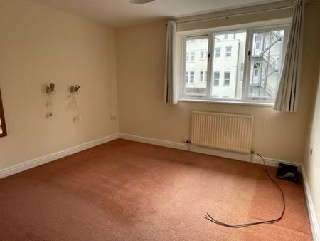 2 bedroom end of terrace house to rent - Photo 3