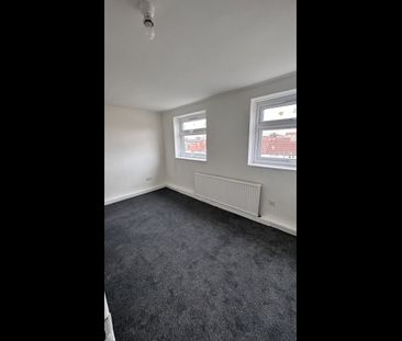 4 Bed Terraced House, Grosvenor Road, E10 - Photo 4