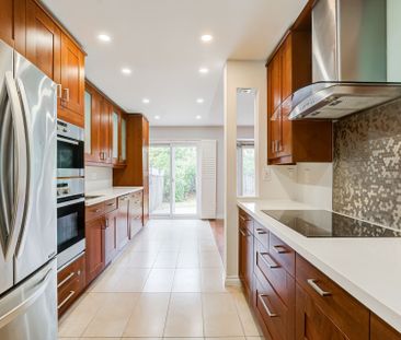 For Lease - 5031 Northern Lights Circle, Mississauga, Ontario - Photo 3