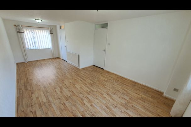 2 Bed Terraced House, Lapwing Gardens, BS16 - Photo 1