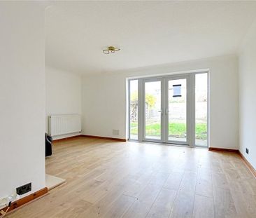 3 bedroom end of terrace house to rent - Photo 2