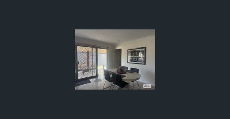 Modern Fully Furnished Home – Move In and Enjoy! - Photo 4