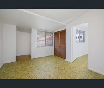 2/51 Everton Street, Hamilton, NSW 2303 - Photo 2