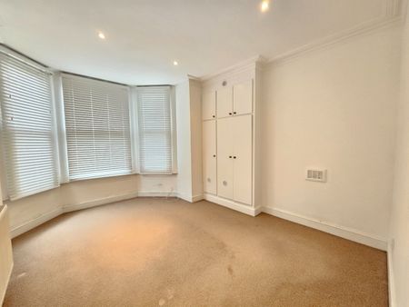2 Bed Maisonette, Barry Road, SE22 - Photo 2