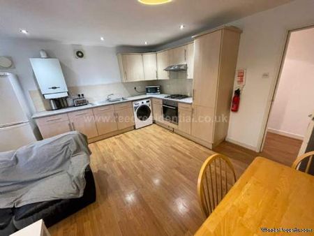 4 bedroom property to rent in Nottingham - Photo 4