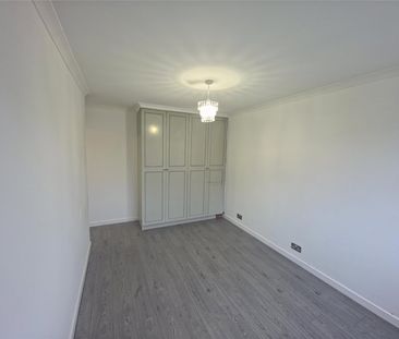 Magnolia Way, Epsom, Surrey, KT19 9LT - Photo 1