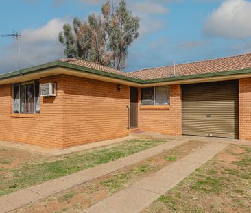 Comfortable 2-Bedroom Duplex for Easy Living - Photo 6