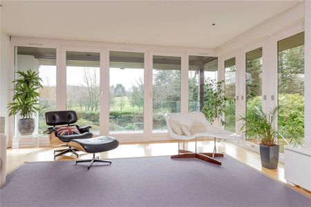 Spectacular detached modern family home with wonderfully light and spacious accommodation and fine views over The Royal Burgess Golf Course - Photo 4