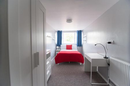 1 bedroom in a house share to rent - Photo 2