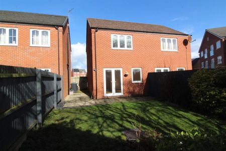 26 Henry Robertson Drive, Oswestry, SY11 3GY - Photo 4