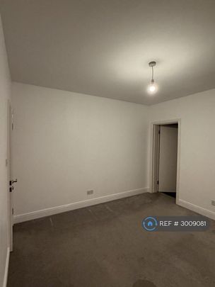4 bedroom semi-detached house to rent - Photo 1