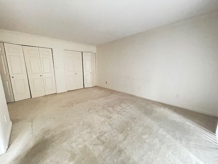 Spacious and Bright Three Bedrooms Plus Games Room (4th Bed) and Three Bathrooms - Photo 4