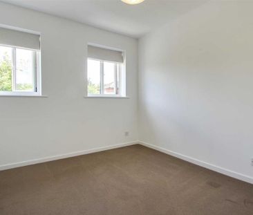 2 bedroom semi-detached house to rent - Photo 5