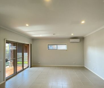 IDEAL FAMILY Home in Tarneit - Photo 6