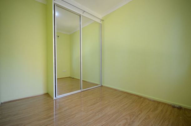 2 Bedroom Apartment&excl;&excl; - Photo 1