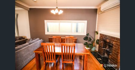 Beautifully Presented Weatherboard - Photo 3