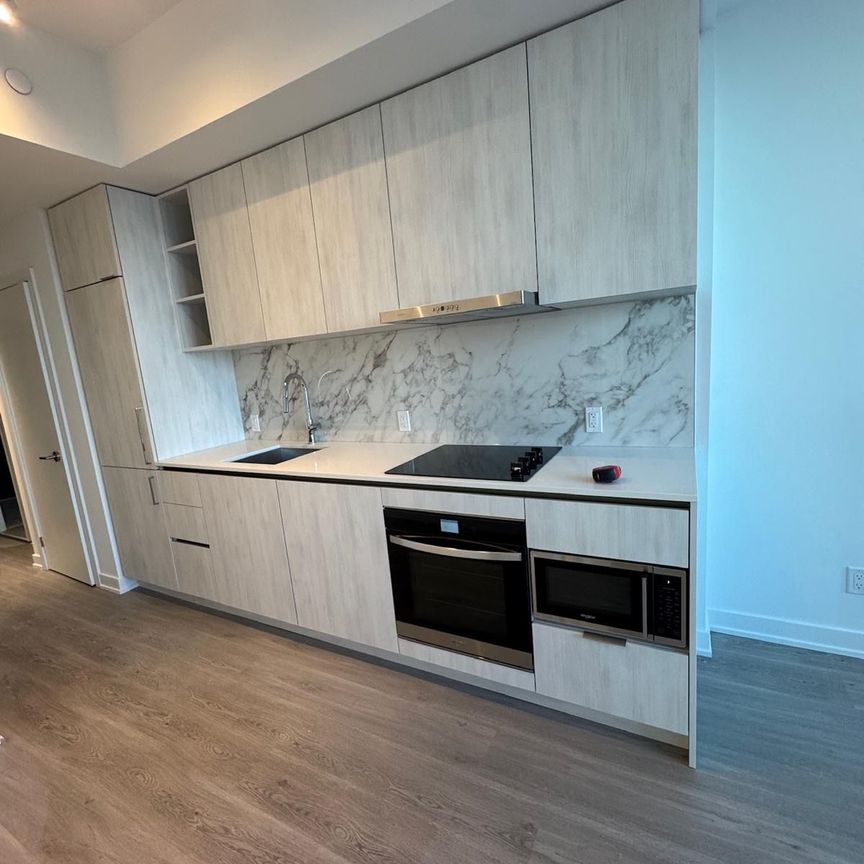 For Lease - 8 Wellesley Street Unit# 3111, Toronto, Ontario - Photo 1