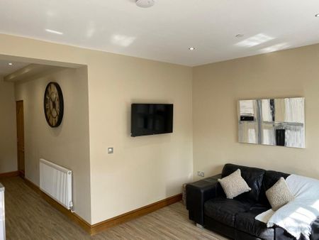 2 bedroom apartment to rent - Photo 3