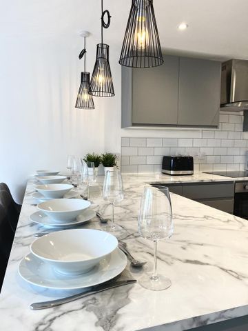 5 bedroom house of multiple occupation to rent - Photo 2