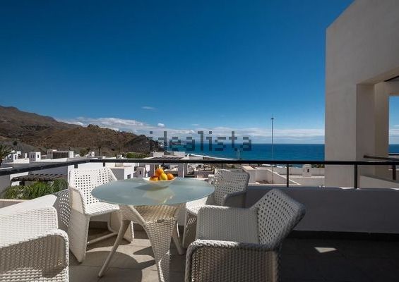 Alquiler de ático en Calle Califato, 5