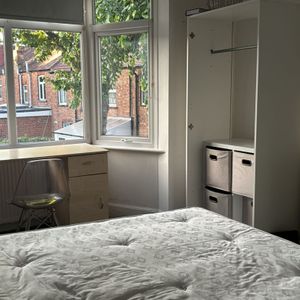 Rainsbrough Close, NW10 0TR - Photo 3