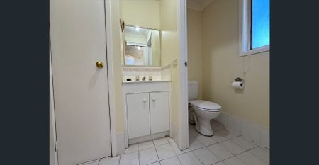 "COSY THREE BEDROOM FAMILY HOME" - Photo 2