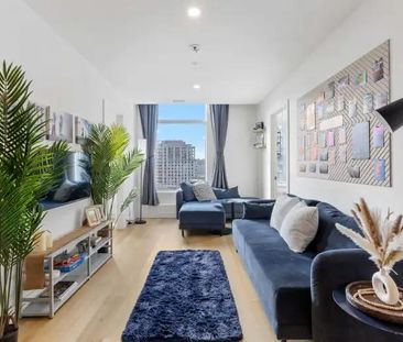 Palay | 2025 Rue Peel, Montreal - Photo 1