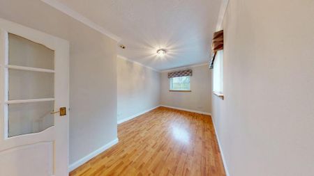 2 bedroom ground floor flat to rent - Photo 3