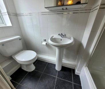 3 bedroom semi-detached house to rent - Photo 6