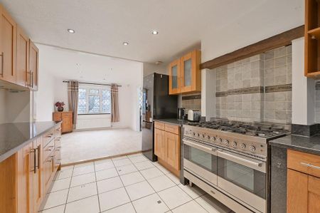 4 bedroom detached house to rent - Photo 5