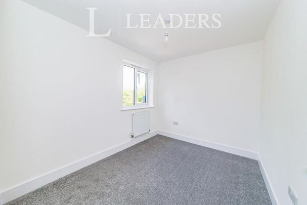 4 bedroom detached house to rent - Photo 1