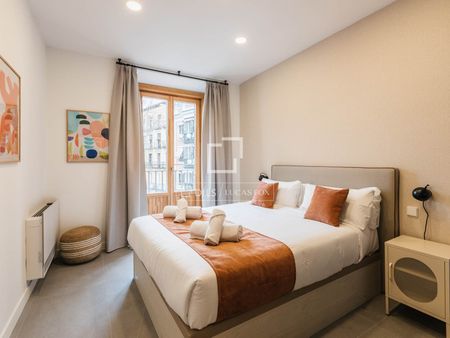 Excellent 3 Bedroom apartment for rent in La Latina, Madrid - Photo 4