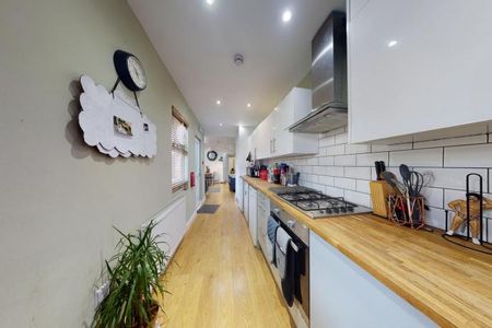Grimthorpe Street , - Photo 3