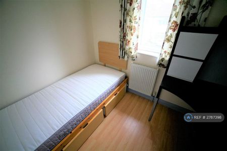3 bedroom terraced house to rent - Photo 2