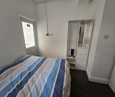 1 bedroom semi-detached house to rent - Photo 3