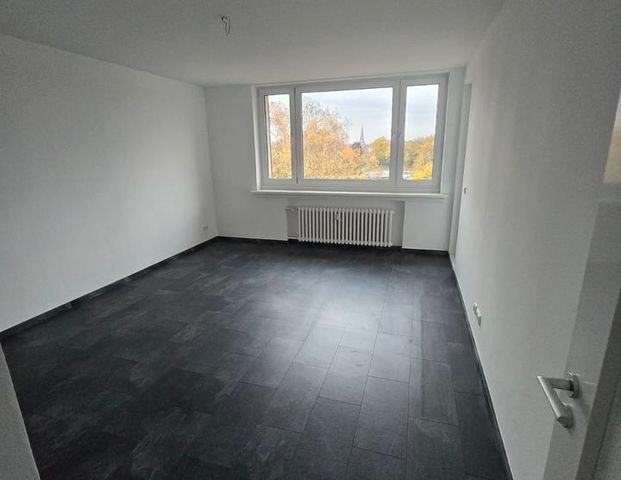 ***Sarniert*** Helle moderne 2-Zimmer-Wohnung in Duisburg mit Balkon und Parkblick - Photo 1