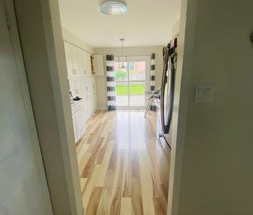 For Lease - 23 Winterberry Drive, Whitby, Ontario - Photo 6