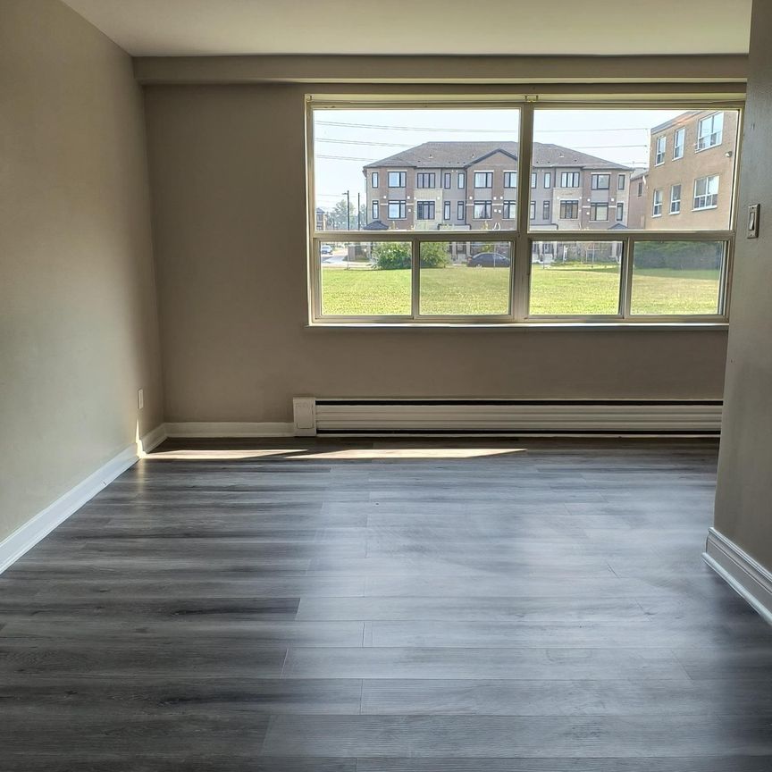 11 Iroquois Apartments - Photo 1