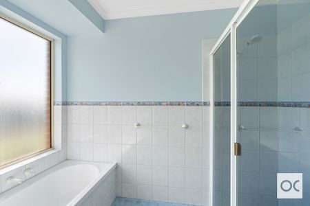 Large family home in a great location - Photo 4