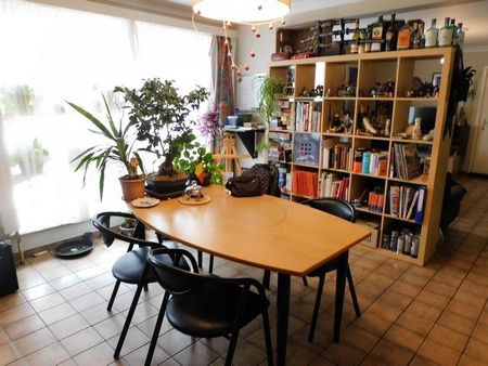 Gelijkvloers appartement met garage - Photo 3