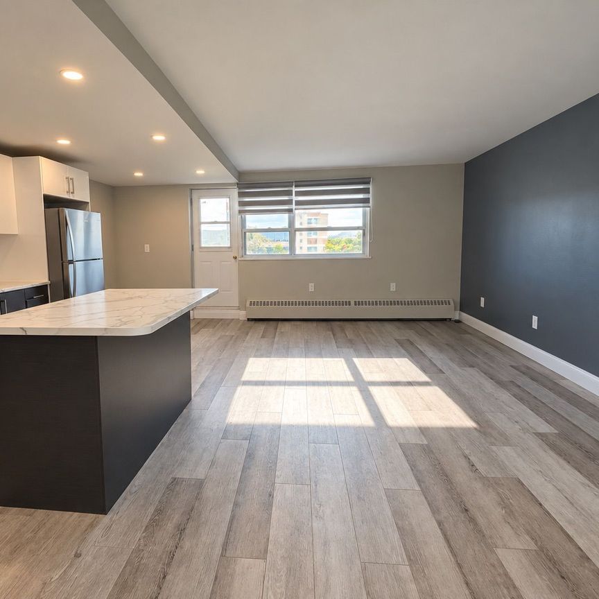 For Lease - 45 Paisley Boulevard Unit# 701, Mississauga, Ontario - Photo 1