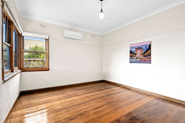 Opportunity for a home and business in one! Flexible Floorplan with up to Six Bedrooms - Photo 1