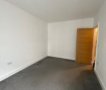 1 Bed Flat, Canal Point, M4 - Photo 2