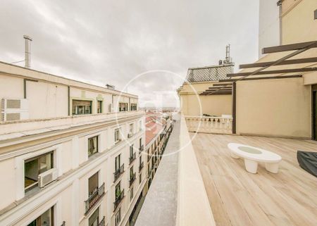 1 bedroom luxury penthouse for rent in Madrid, Autonomous Region of Madrid - Photo 5
