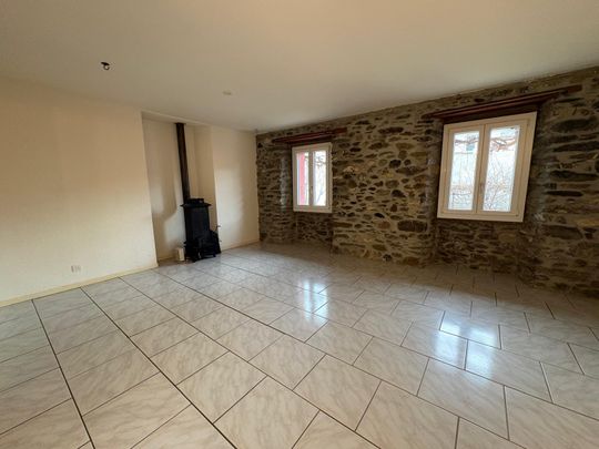 Bel appartement de 2.5 pièces avec cachet - Photo 1