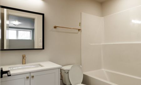 106 Renfrew - Photo 3