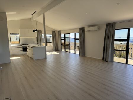 Property Management5 Moorgreen Heights, Torbay - House for Rent - Photo 2