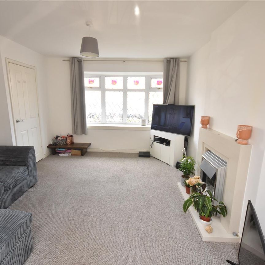 Kestrel Close, Saughall Massie - Photo 1