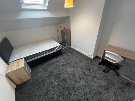 7 bedroom terraced house to rent - Photo 4