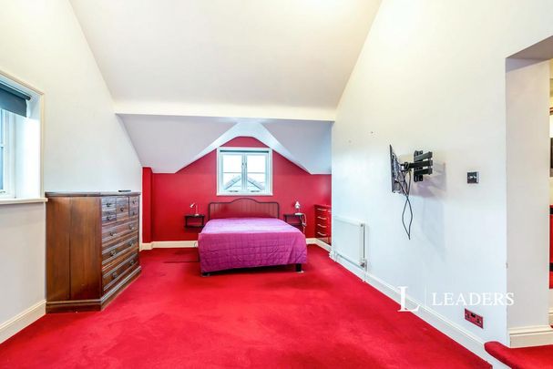 4 bedroom detached house to rent - Photo 1